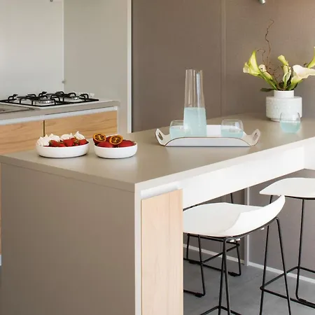 Mobile-home Avec Terrasse, 5 Personnes, - Api-1-52-1065 *