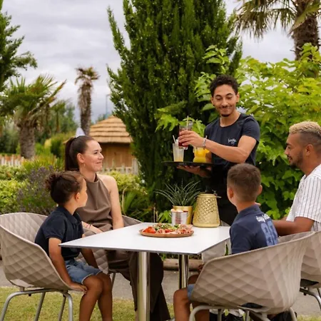캠프장 Mobile-home Avec Terrasse, 5 Personnes, - Api-1-52-1065 생장드몽