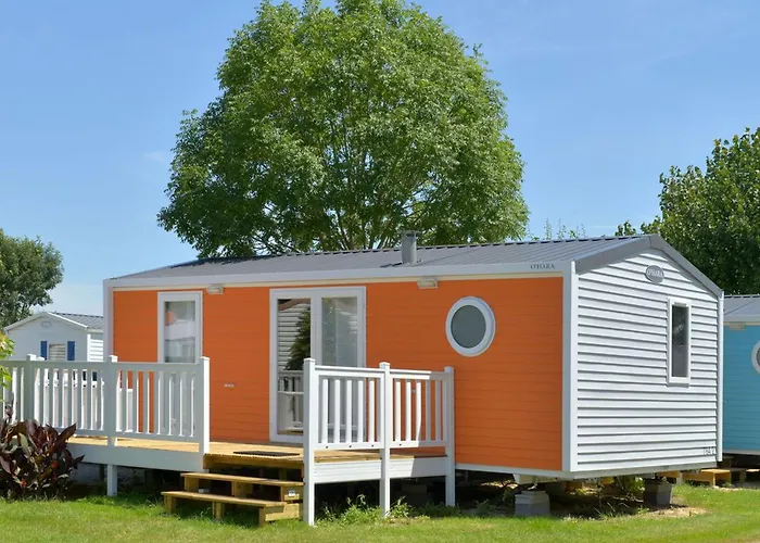 Mobile-home Avec Terrasse, 5 Personnes, - Api-1-52-1065 * Saint-Jean-de-Monts